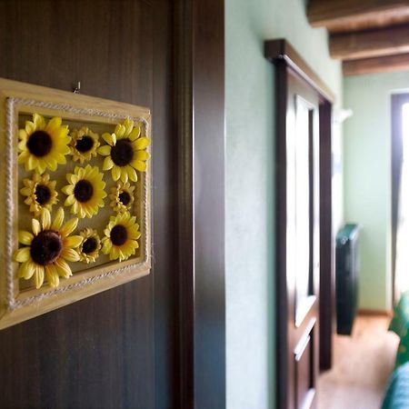 Cascina Il Ginepro Guest House Sinio Luaran gambar