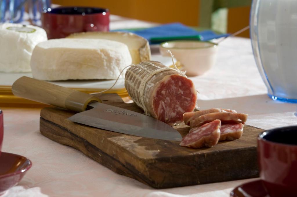 Cascina Il Ginepro Guest House Sinio Luaran gambar