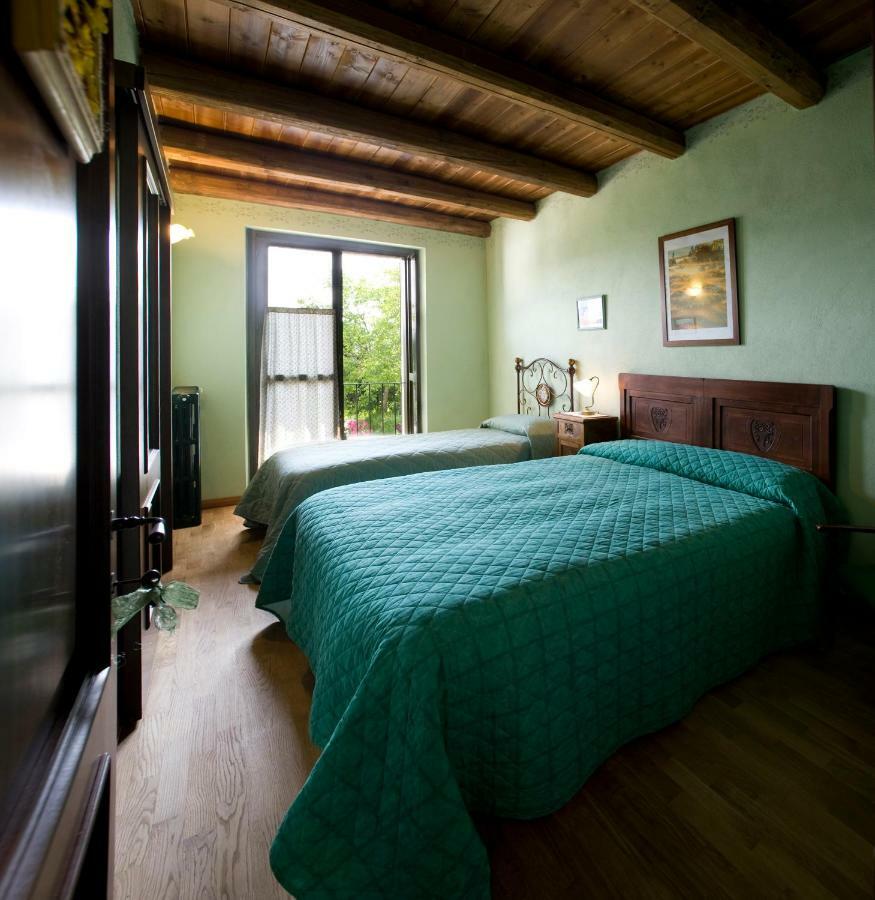 Cascina Il Ginepro Guest House Sinio Luaran gambar